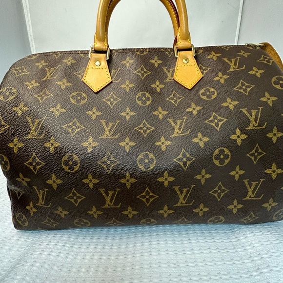 Authentic Louis Vuitton monogram speedy - Picture 2 of 15